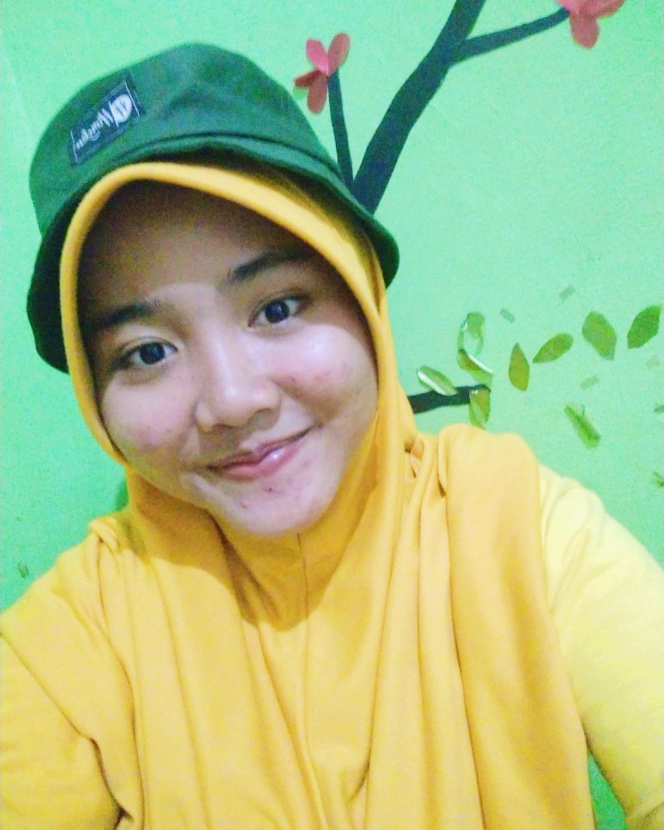 youngKusuka's tweet photo. π§: ayo selfie kak
π¦: Bentar bentar
π§: Ah kelamaan aku foto duluan ni
π¦: Iya iya bentar adek ini mau geser tempat duduk dulu
#MyDaySelcaDay sekalian #mydayhalu π€£π€£ https://t.co/JU12L974Ti