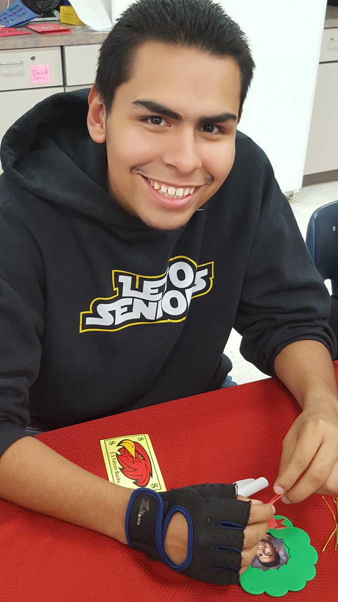 Art Flores (@lhscrflores) on Twitter photo 