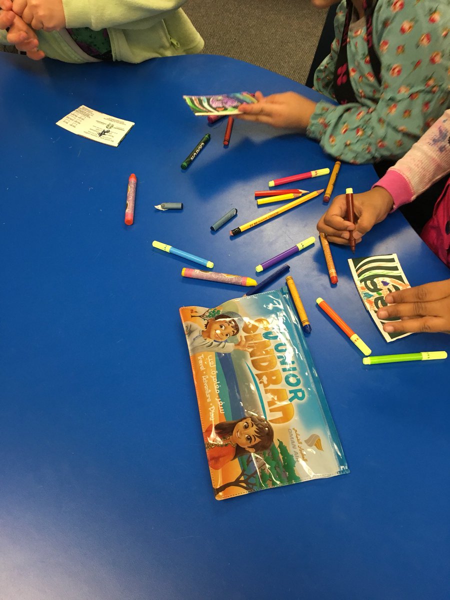 growwithgiggles's tweet photo. ‘‘Tis the season to be caring, especially at @MACEaglesLondon. Some dedicated students worked hard to add some love to @Starbucks cup sleeves! #maccares https://t.co/sGr9cdMy5Q