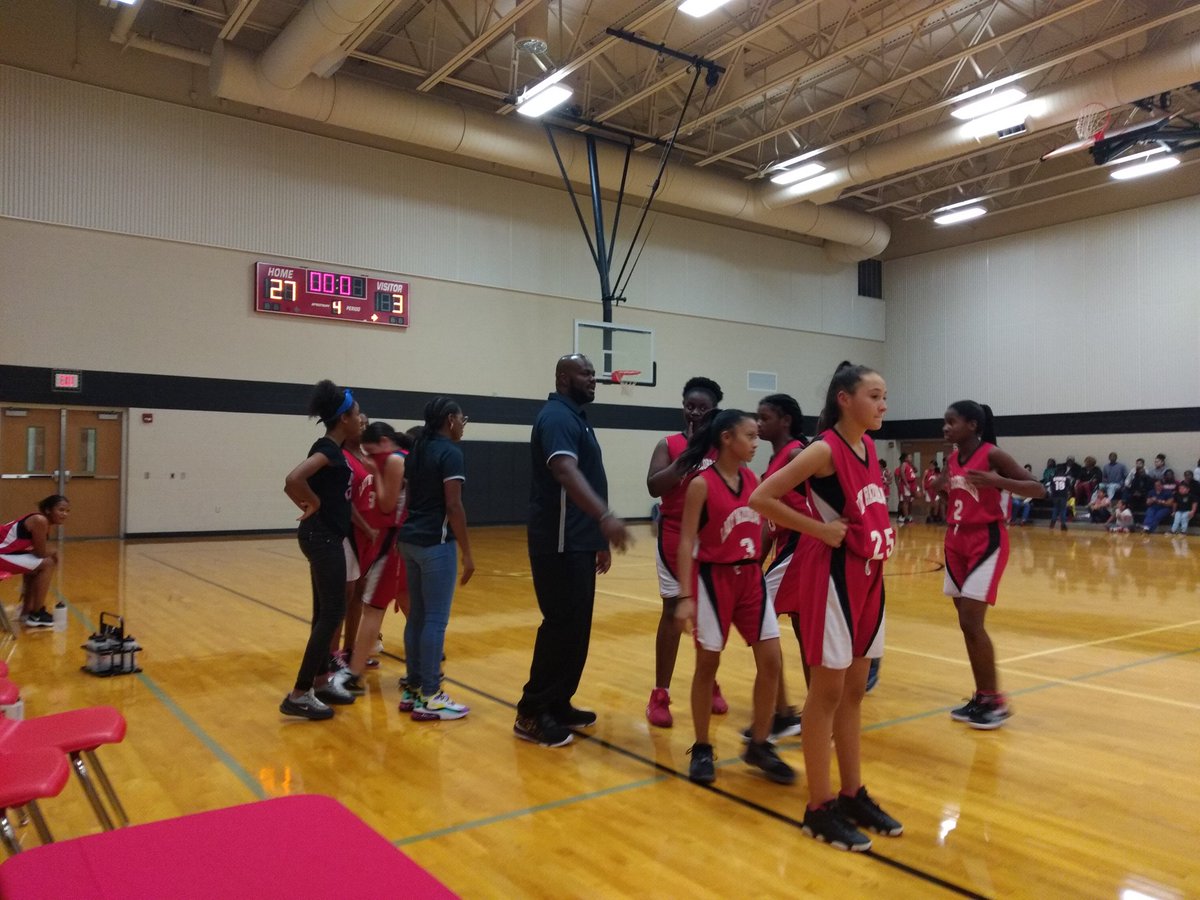 CounselorsRpjh's tweet image. So proud of our 7th grade B-Team girls for their win tonight! And our cheerleaders were there to pump up our fans!!! Go Hogs!