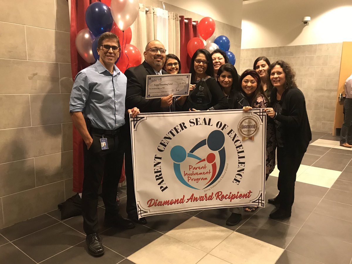 Sofieev's tweet photo. So proud of our school @KeyesTigerCubs for winning the SEAL of Excellence. We have some awesome volunteers and staff! #EveryChildeveryday
 @MrJEstrada @mrrnegron https://t.co/AJUND0h0lD