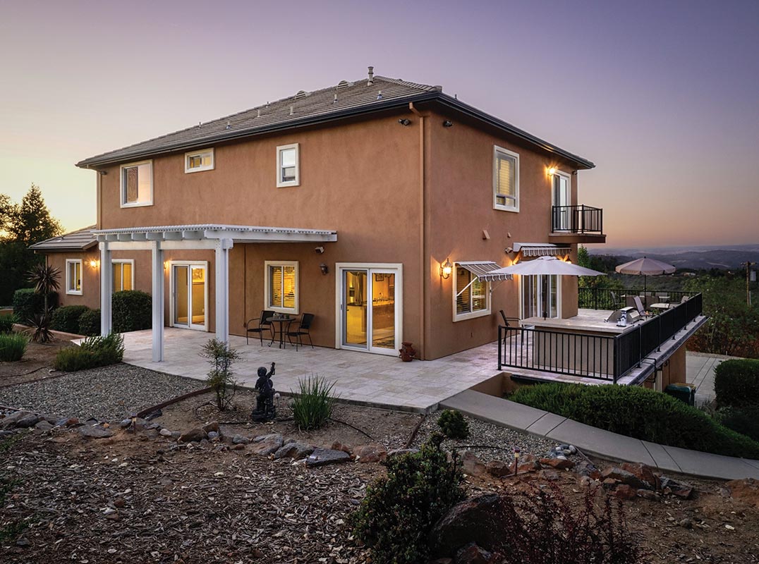 LujoMagazine's tweet photo. Sacramento | Tahoe | Truckee
Custom Shingle Springs home with wonderful views.

Listed by: Marilyn Goff
Lyon Luxury Portfolio Intl
https://t.co/KvhOz0eWWr