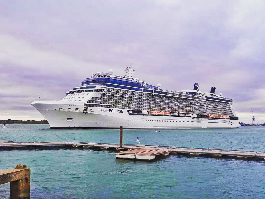 nauticallyspeak's tweet photo. When photographing a #Celebrity you have to get their best angle. Certainly this one did #Eclipse anything that we photographed that day in October 2017
@CelebrityCruise #CelebrityEclipse departing @ABPSouthampton
#celebritycruises #solsticeclass #southampton #cruisemarsh https://t.co/6NsnuzurUX