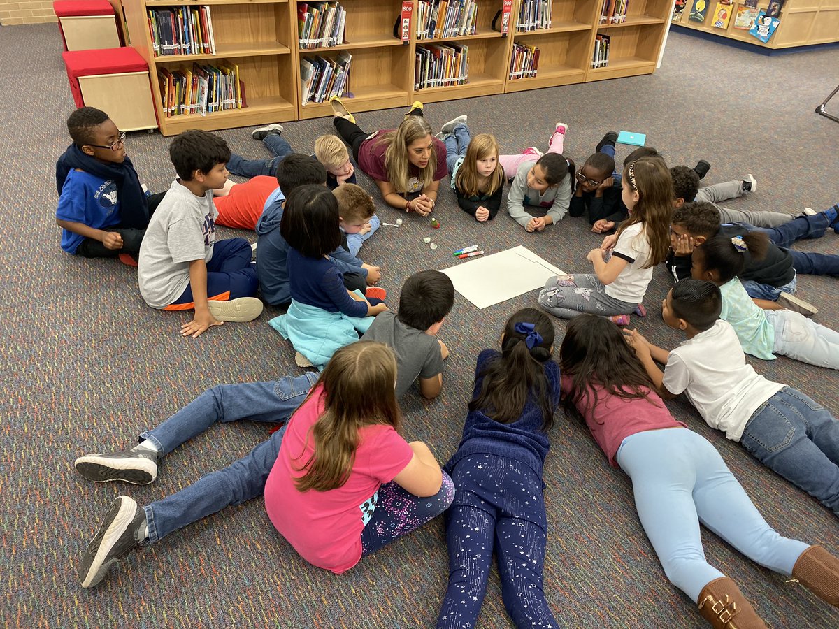AZepol7's tweet photo. See that cute lady in the maroon? That’s the worlds best librarian! She spoiled us today with some unscheduled Ozbot time just because! She even made the Ozbot an elf! @NISD def knows how to pick the best! She deserves an award! @Fields_Library @NISDFields #NISDLegends @NISDLib https://t.co/8sRfO9iAoE