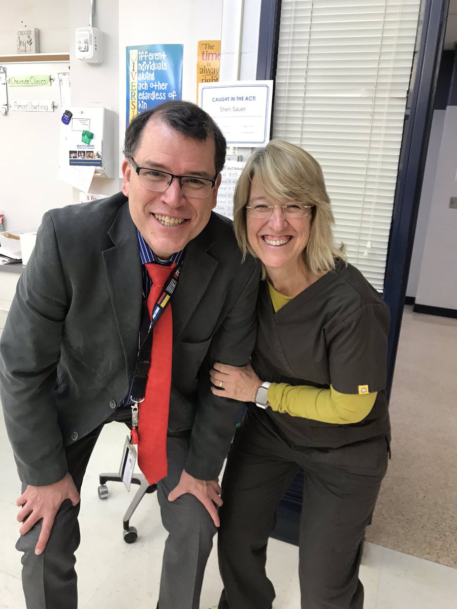ECCdental's tweet photo. The Assistant Dean of The Ohio State University College of Dentistry ( Also Eastlands Dental Advisory President) was eager to talk to visitors at our open house and tell about our great program and pathways! https://t.co/80biGvLVsX
