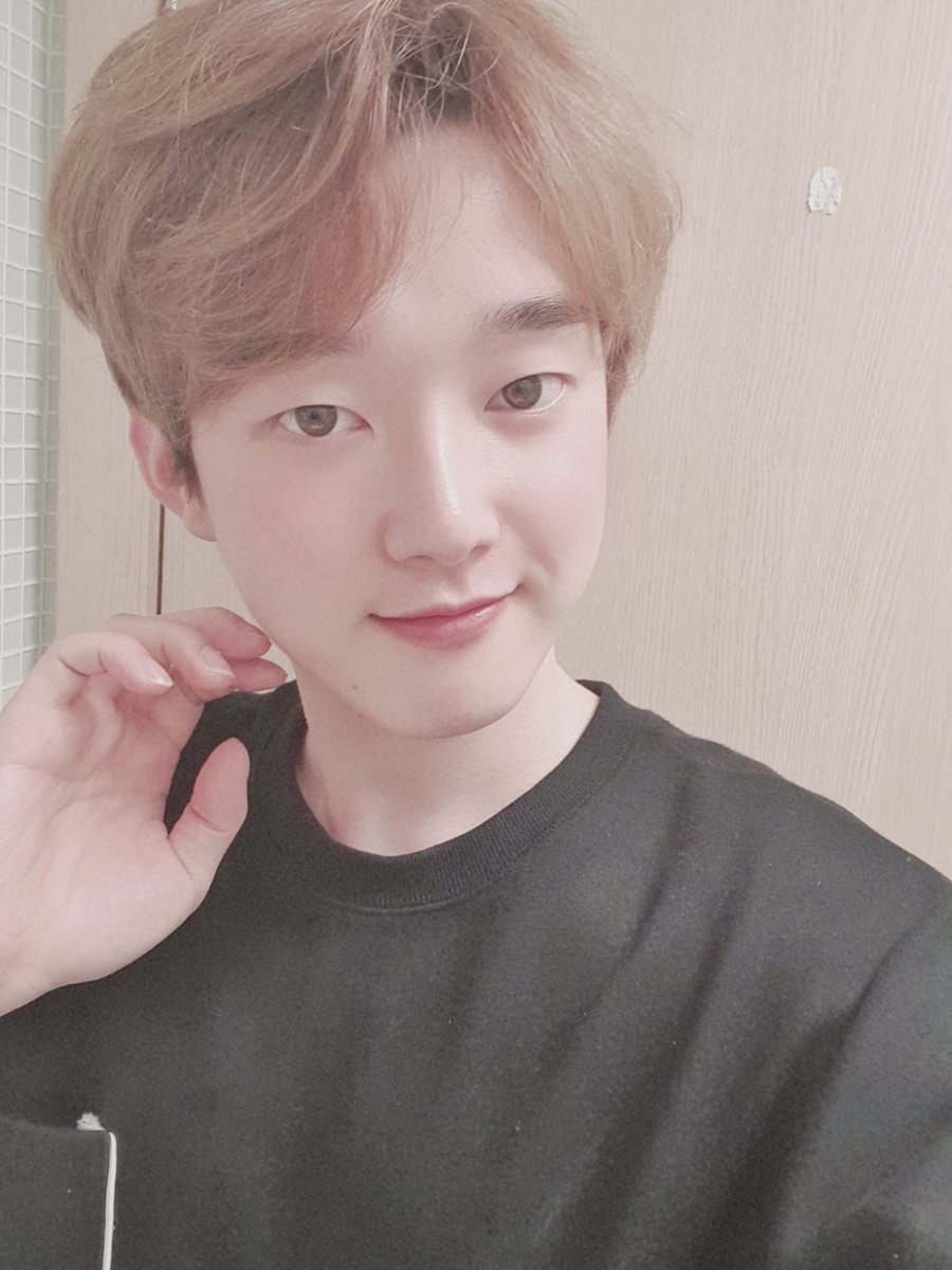 SpectrumTeamTr's tweet photo. @spectrum_0510 Twitter güncellemesi 

[#Eunjun] 

Uzun zaman oldu görünmeyeli. 
Eğer unutursan, ben gelirim. 
Bugün bir patlama yaptım.

#Spectrum #SPECTRUM #EUNJUN #EUNJUN #bugün #Lame #Tuney https://t.co/r7v9rz8Euh
