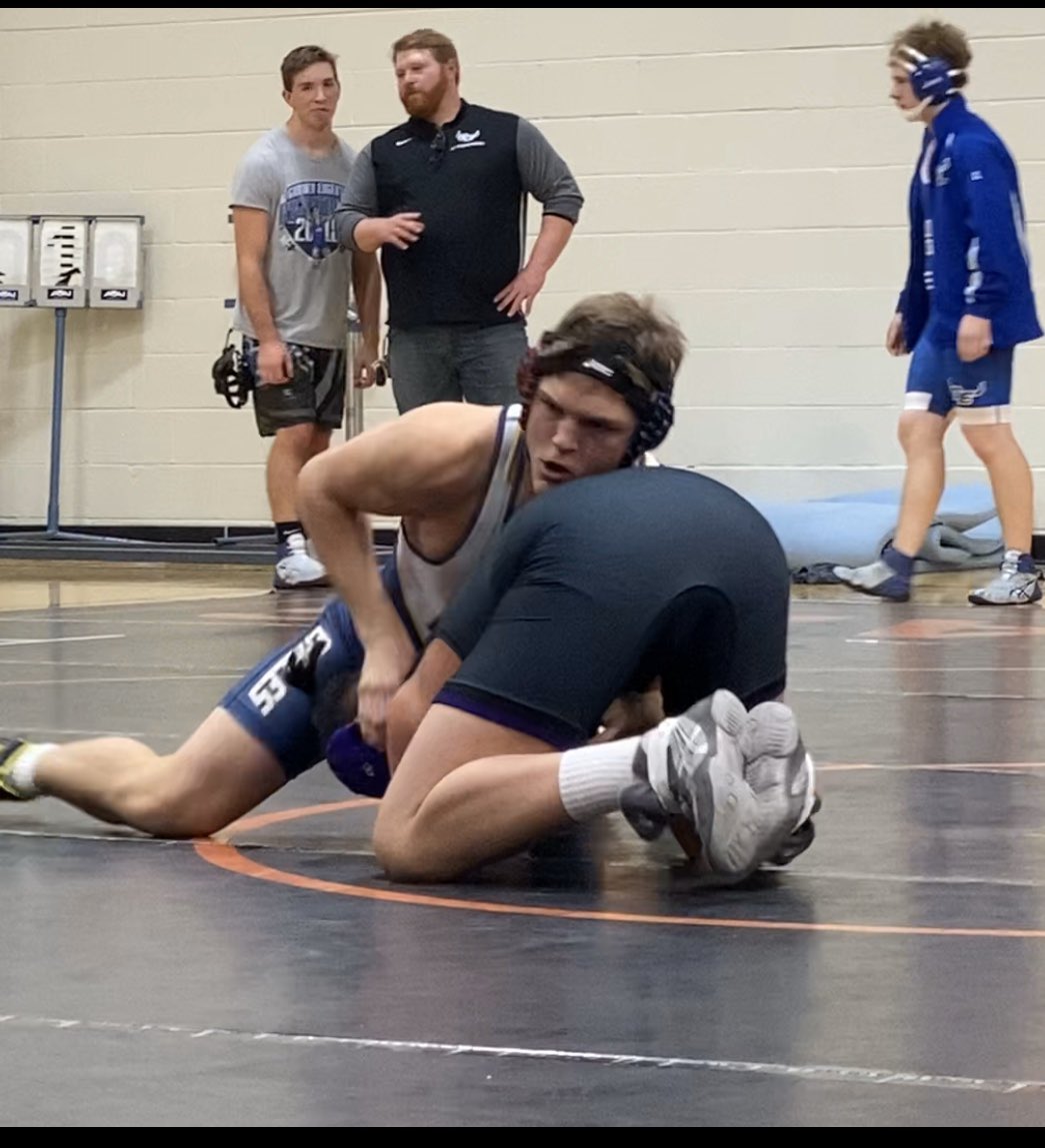 LNEagleWrestle's tweet photo. Dylan Engel wins his very first match with a Pin! Exciting battle with a victory! https://t.co/kg2VmQKMAd