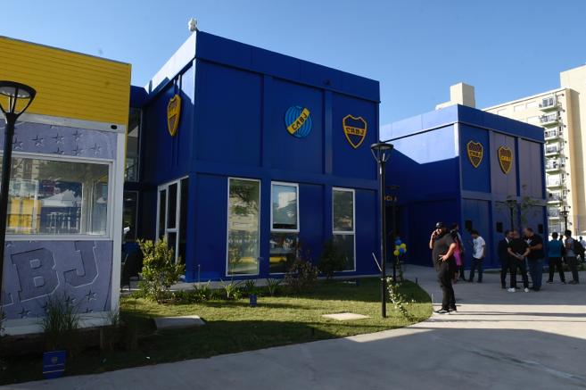 GribaudoC's tweet photo. Nos emociona haber inaugurado la primera Casa del Socio en La Boca, porque estos ladrillos harán historia en el club y en el barrio 🙌💙💛💙 https://t.co/NjN45NIWW6