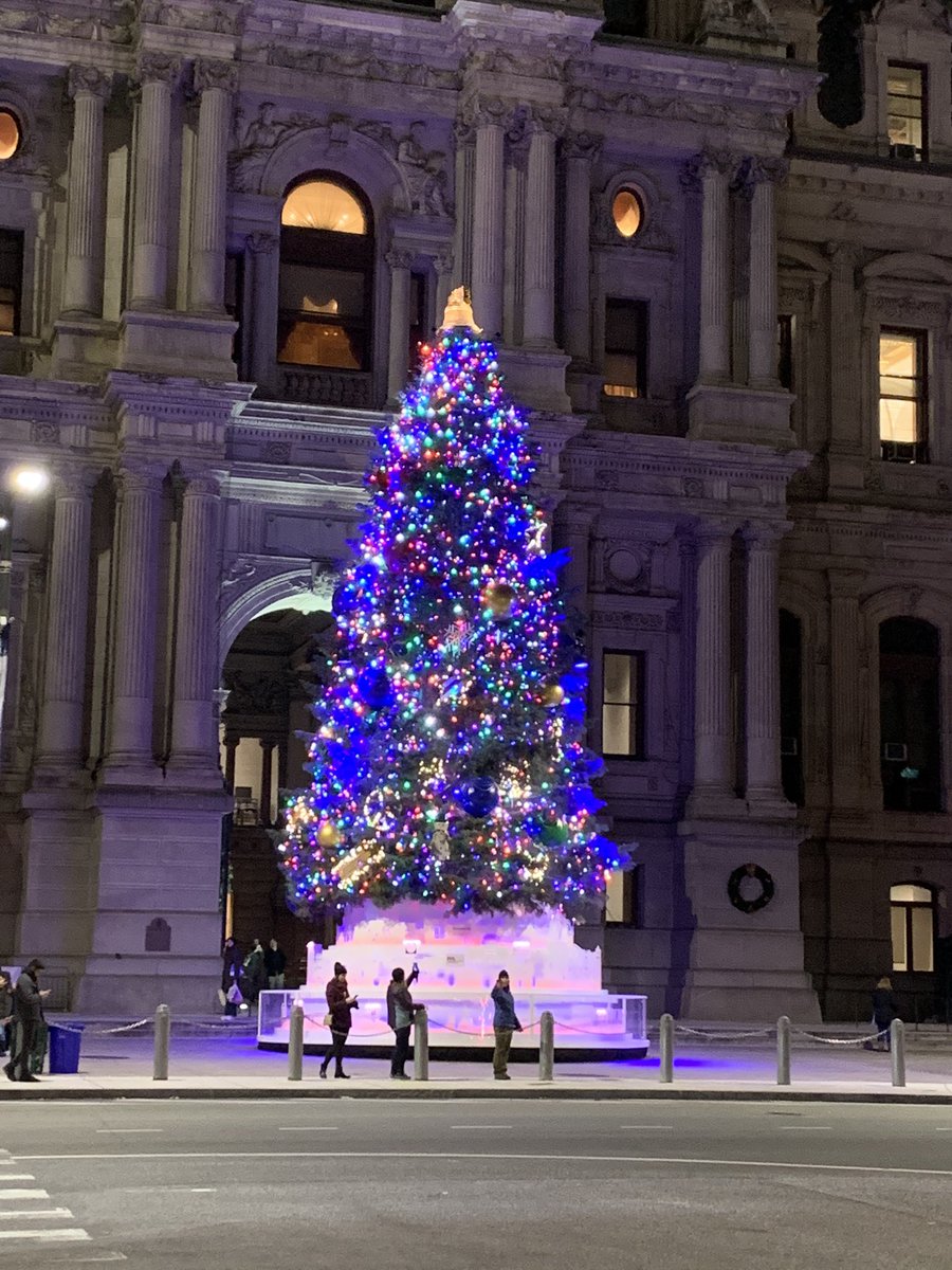 IelloUSA's tweet photo. After the vendor hall at #PAXUnplugged closes make sure you see this beautiful Christmas tree in person! #HappyHolidays #PhillyTree https://t.co/7stGVwInEM