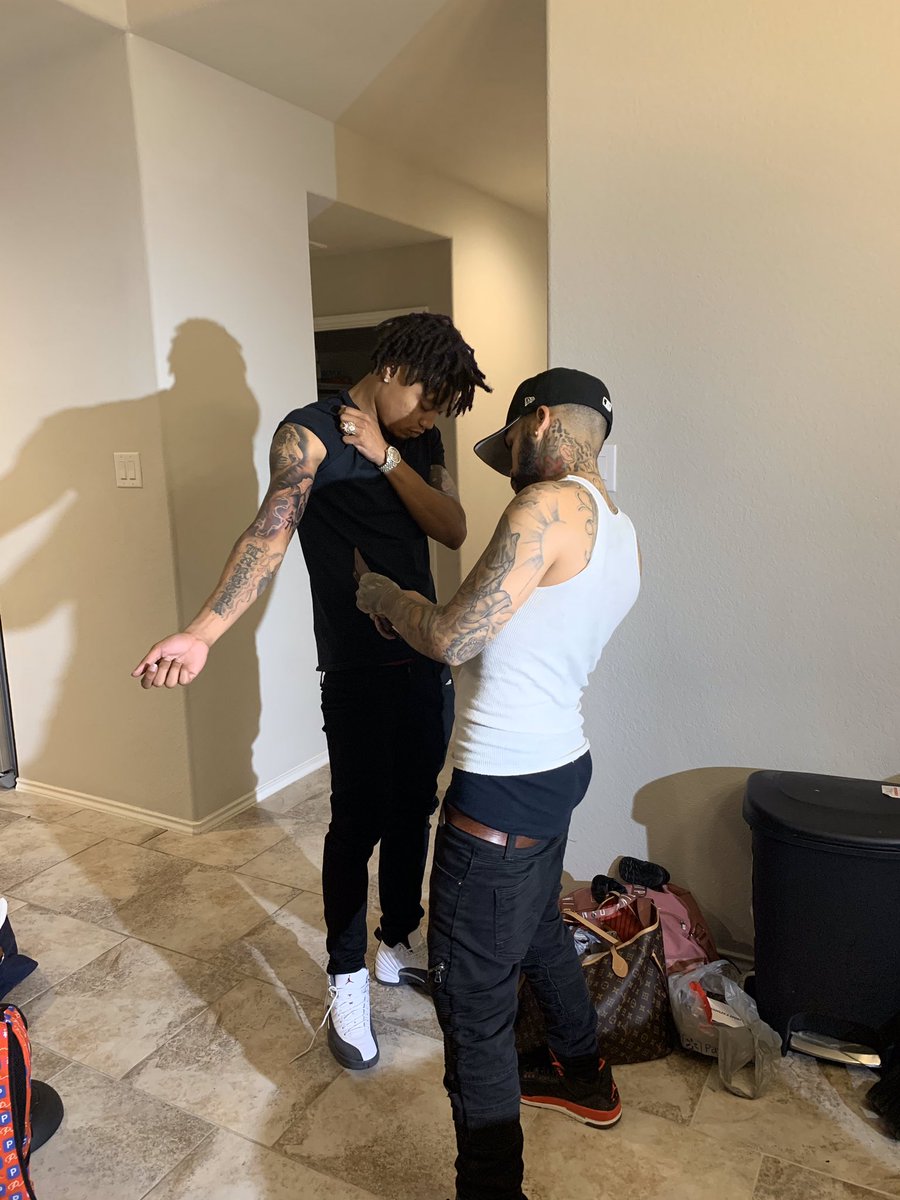 Hella_Tatted's tweet photo. 🕷🐐 @TeC_dA_CtB BRUDDA 4L 💜 https://t.co/wrkRqxmhyW