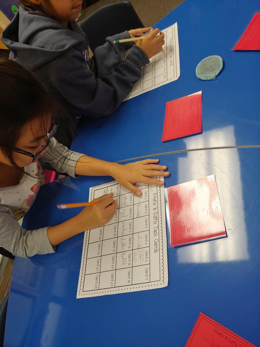 ACruzTeach's tweet photo. Today we used a high interest topic (Battle Royal) to review reading skills and a scoot to review vocabulary.. They were so excited to read. #thecoleway #highinterestlearning https://t.co/pKPFAyqO4n