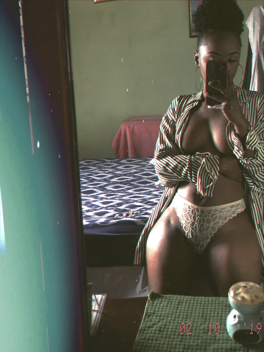 girlwiththagap's tweet photo. Melanin too dark to throw my shade 👌🏾 https://t.co/joGR1P6GhF