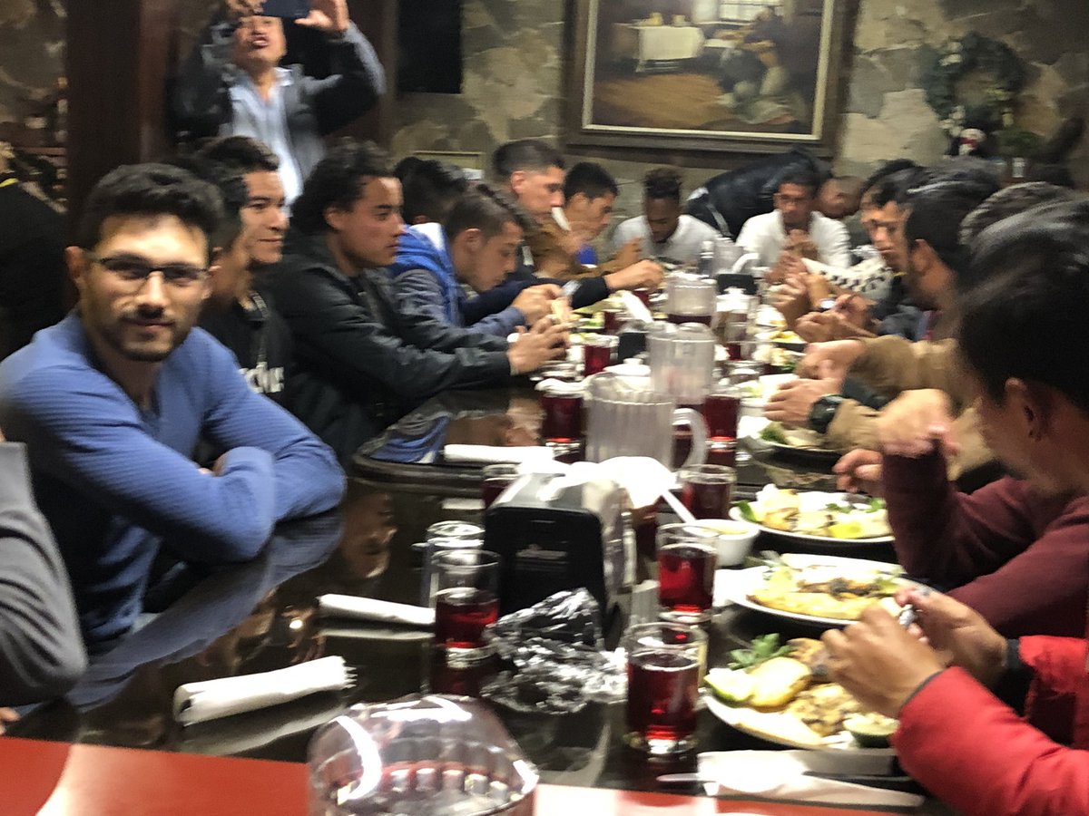 dixonvasquez_LR's tweet photo. #1aDivisionXLaRED
#GranFinaldeIDA
#Marquense comparte esta noche una cena de reconocimiento proporcionada por el alcalde electo de #SanMarcos ING Willy Juarez
@Lared1061 https://t.co/FPs20xoxAb