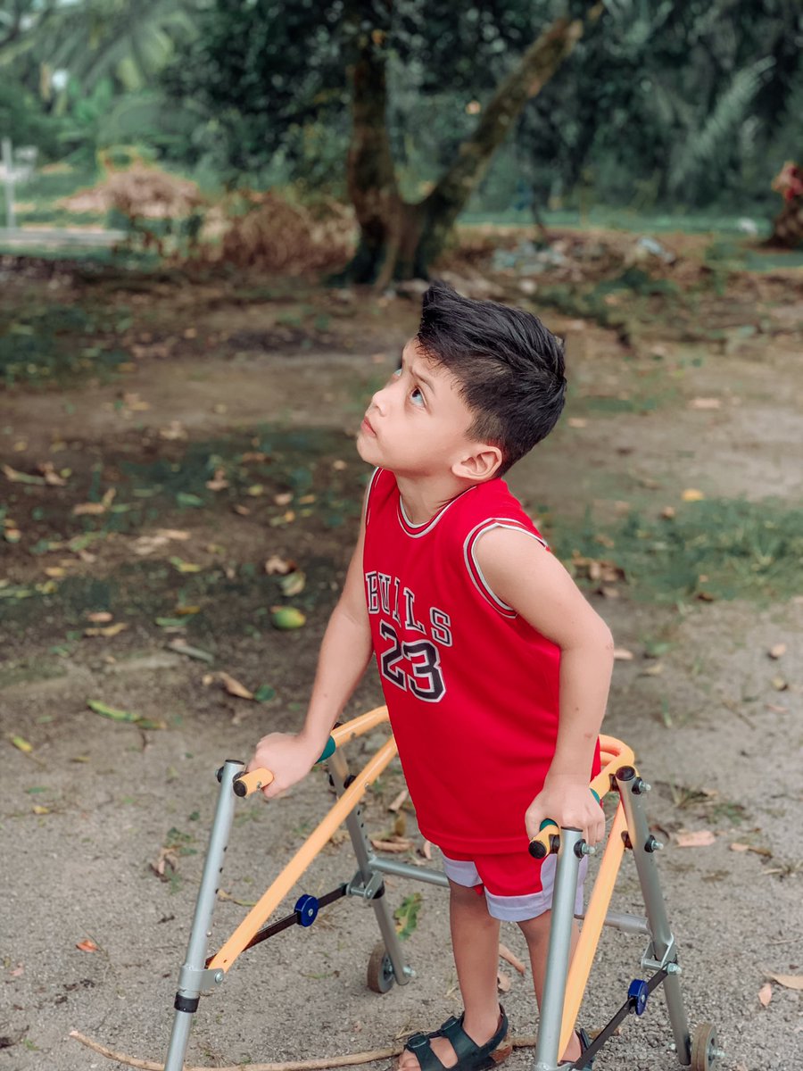 FiqaZaril's tweet photo. Assalamualaikum 👋 

Nak minta tolong jasa baik korang sempena hari jumaat RT post ni biar ramai orang nampak &amp; sedekahkan doa utk Muhammad Rayyan Haizan boleh berjalan macam kawan2 yg lain. Thankyou in advance! Moga Allah balas kebaikan untuk korang ❤️ #mildcerebralpalsy https://t.co/U4KakNeIKi