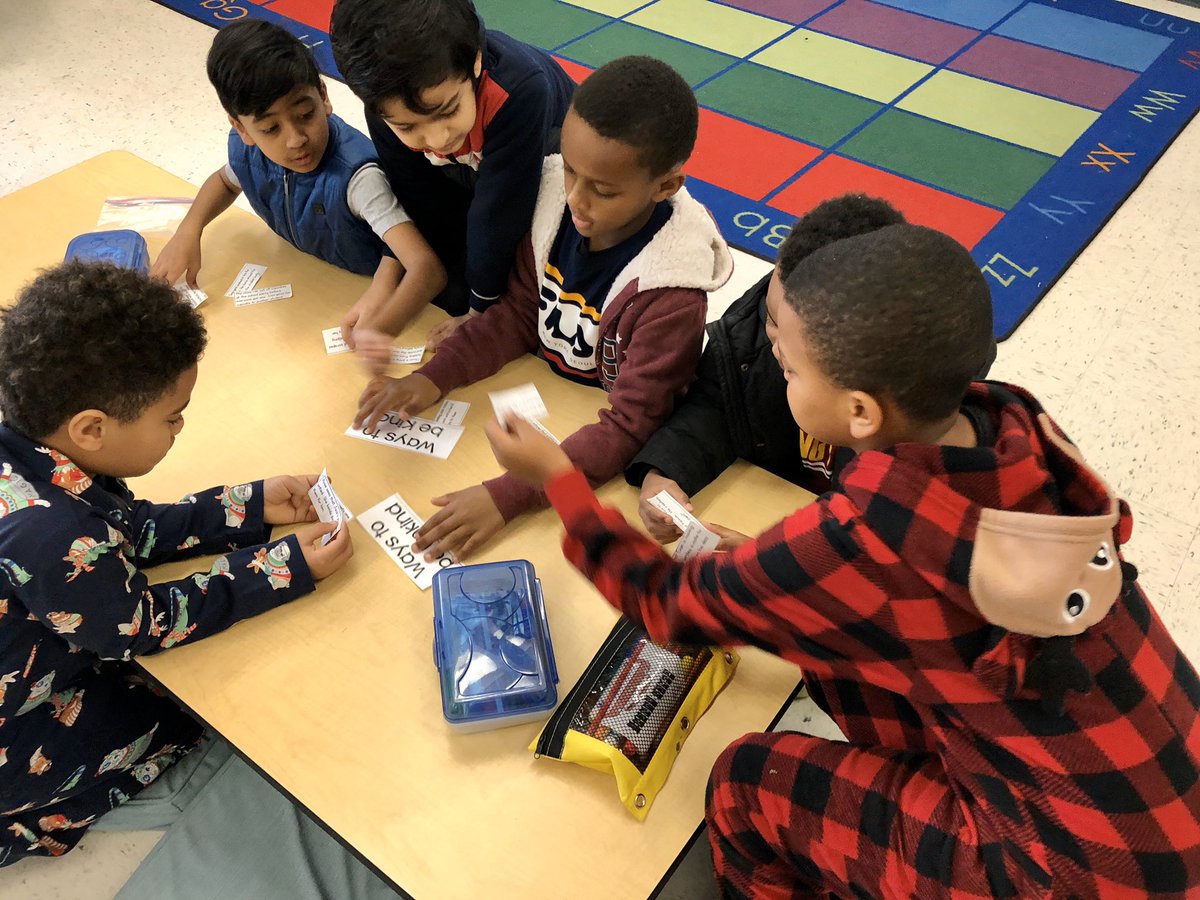 GRES_MsMoncure's tweet photo. We absolutely loved Mrs. Penningβs kindness escape room today! Thank you, Mrs. Penning, for starting our day with an exciting challenge πͺπΌπ @LAES_Counselors @PosProject #LAESDecember #dolphinpride #kindnessmatters https://t.co/CBKUwvUPbn