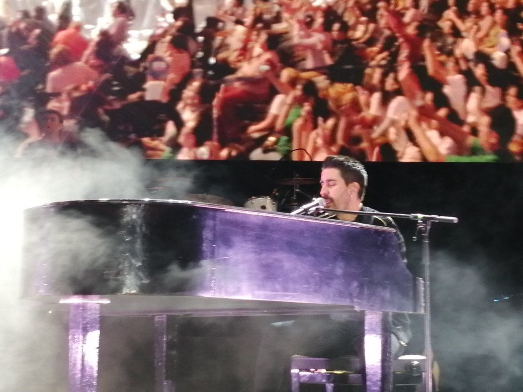 Joya937FM's tweet photo. #SinMiedoANada uno de los temas más coreados de @AlexUbagoficial en #ExperienciasJoya 2019 😍

#MarianoOsorioCumple20 https://t.co/slyWXTWSIh