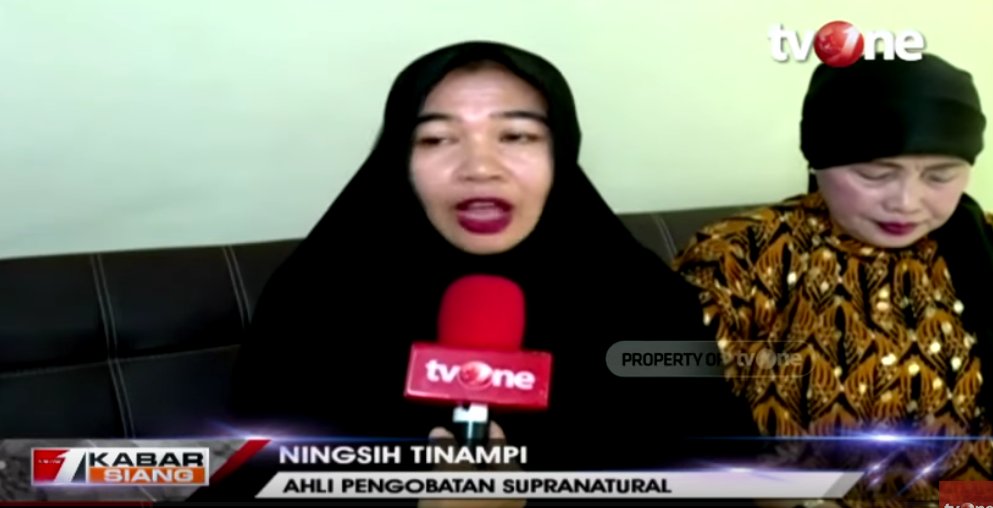Geger Pengobatan Ningsih Tinampi | Ulasan Siang http://ow.ly/bzjb50xsnQE Saksikan video berita lain di youtube channel tvOneNews #tvOneNews