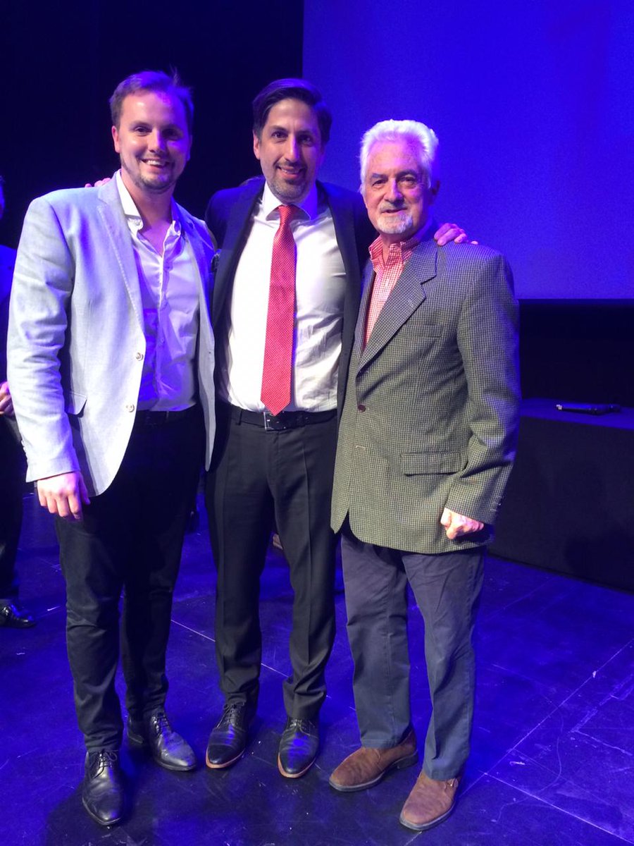 Primer acto de colación de graduados de <a href="/UMETeduar/">UMET</a> 
Momento de mucha felicidad viendo a muchxs estudiantes a los que vimos ingresar, hoy recibir su título
Gracias <a href="/trottanico/">Nicolás Trotta</a> por hacernos parte 

#educacion #universidad #umet #trabajadores