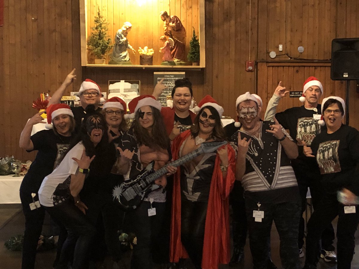 LeighAnnBarney's tweet photo. Great week celebrating the holidays with North Michigan, Ohio and Indiana divisional leaders. We had flannel and bonfires, rock bands with big hair and a zombie/alien invasion! Love that we take what we do seriously but not ourselves. #Trilogyholidayfun #AwesomeLeaders https://t.co/usFrgOY0vI