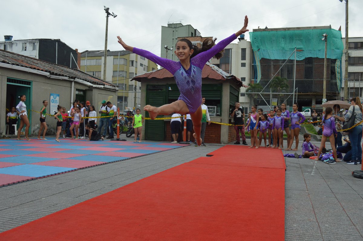 ImderaArmenia's tweet photo. 🗣 #IMDERA #EscuelasdeFormaciónDeportiva
.
El Parque de la Cultura Deportiva Estadio San José será sede del FESTIVAL DE DEPORTE UNIFICADO que realizaran este sábado 7 de diciembre a partir de las 8 am la Alcaldía de Armenia y IMDERA.
.
⚽🏐🎽🥅🏀🏃🏽
.
#AlcaldíadeArmenia https://t.co/HebVs4vB01
