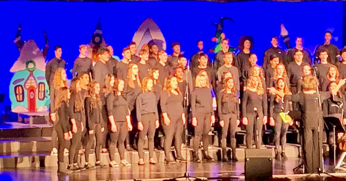 Some great shots from the Holiday Show. Two more chances to catch the show. Friday 12/6 and Saturday 12/7 at 7pm. #jfkchoir #holidayshow #GoEagles