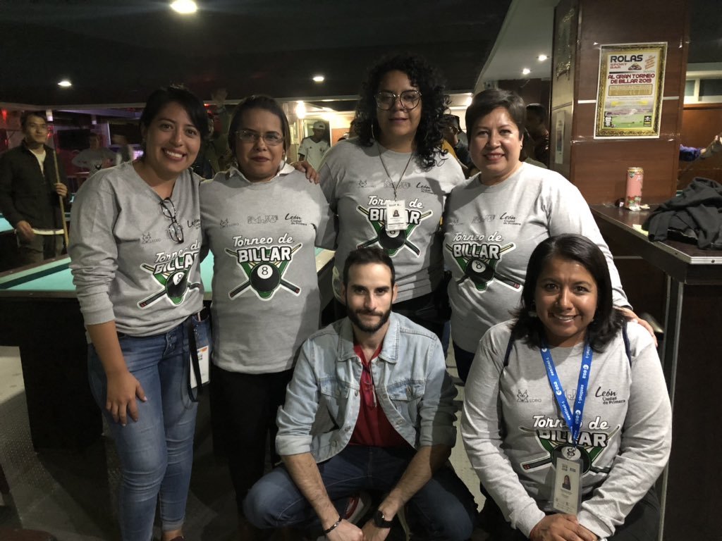 IMJULeon's tweet photo. De manera simultánea a lo que sucede en la Casa de la Juventud, nos encontramos en el Torneo de Billar Lobo. Dónde jóvenes participan por el primer lugar. Mucho éxito. 🎱 #NuestroMomento #ProgramaLobo🐺 https://t.co/Jjr3OQUyKq