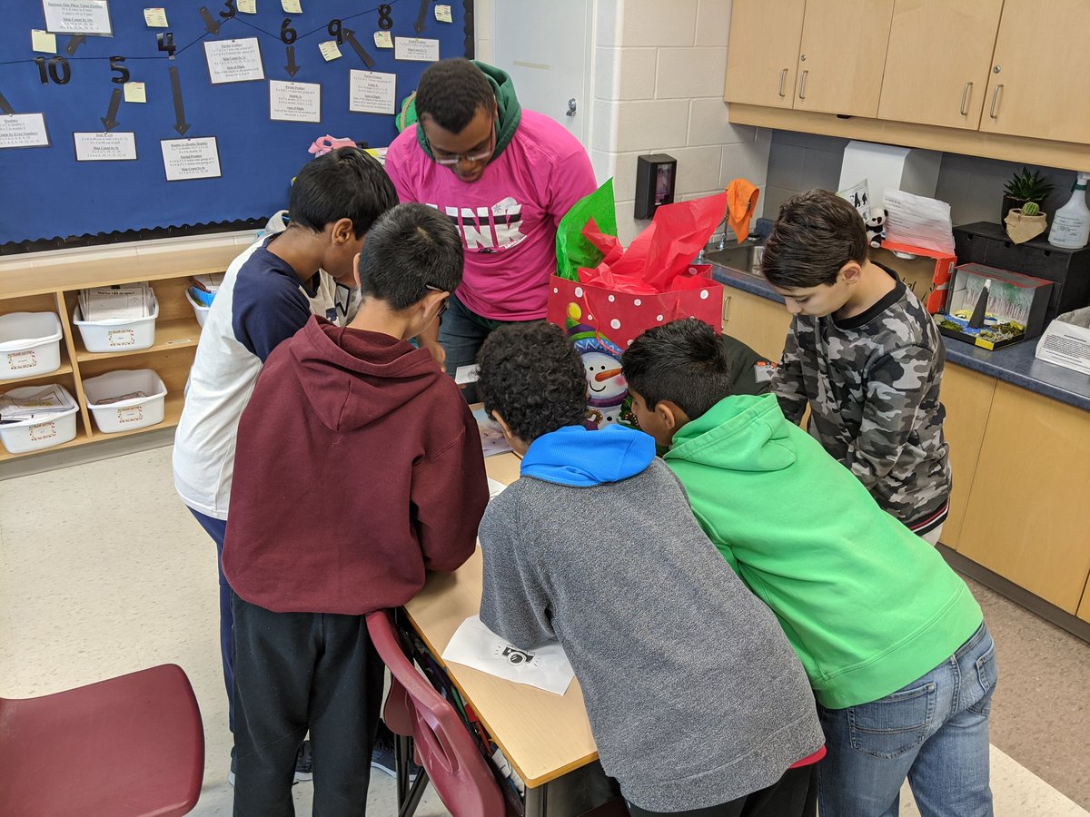 ldhmrlind's tweet photo. Our leaders and grade sixes met up again today to wrap gifts and rehearse Christmas songs... they will deliver their gifts to residents of @Revera_Inc Barrhaven next week! https://t.co/m1Jy1rNrfy