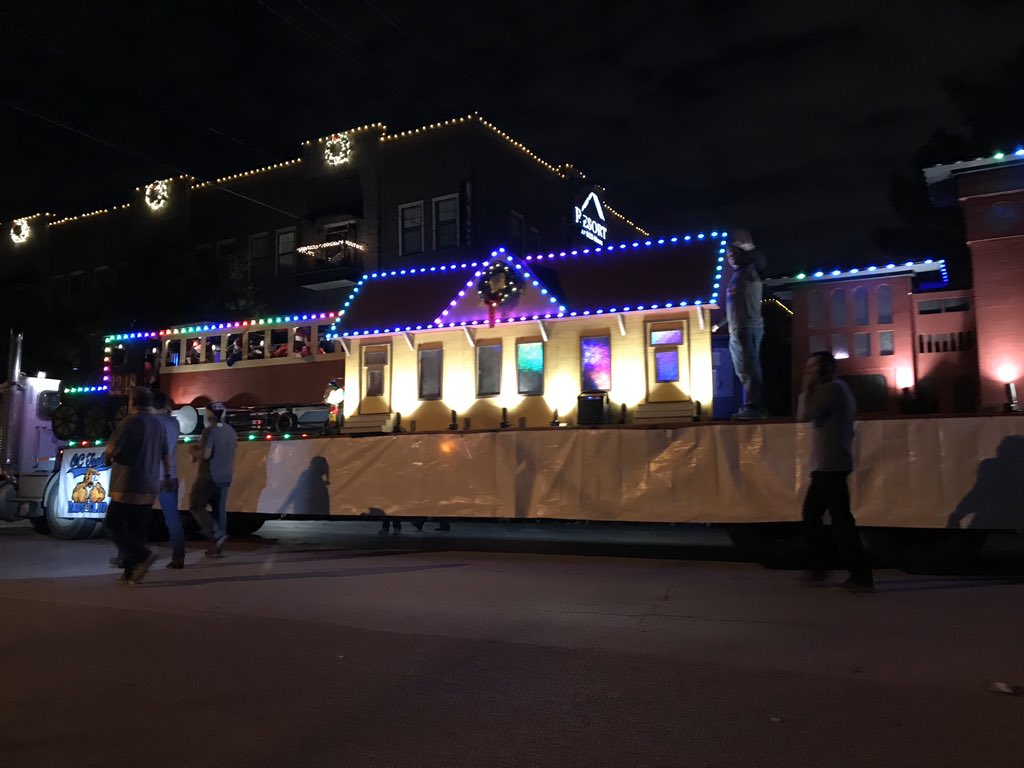 There’s clearly a front runner this year! #GVParadeVote #OCTaylorDadsClubFloat