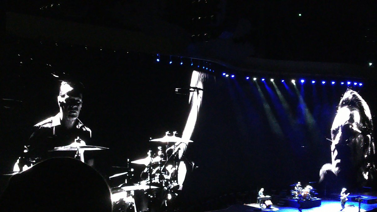 NuruwoChili's tweet image. 余韻覚めやらぬ朝
でも起きた時、昨夜のU2ライブは全て幻だったのではと...
いや、私の30年分の夢が詰まった、彼等４人のミラクルという贈り物でした✨
有り難う、という言葉しか出てこない
#U2
#U2TheJoshuaTree2019