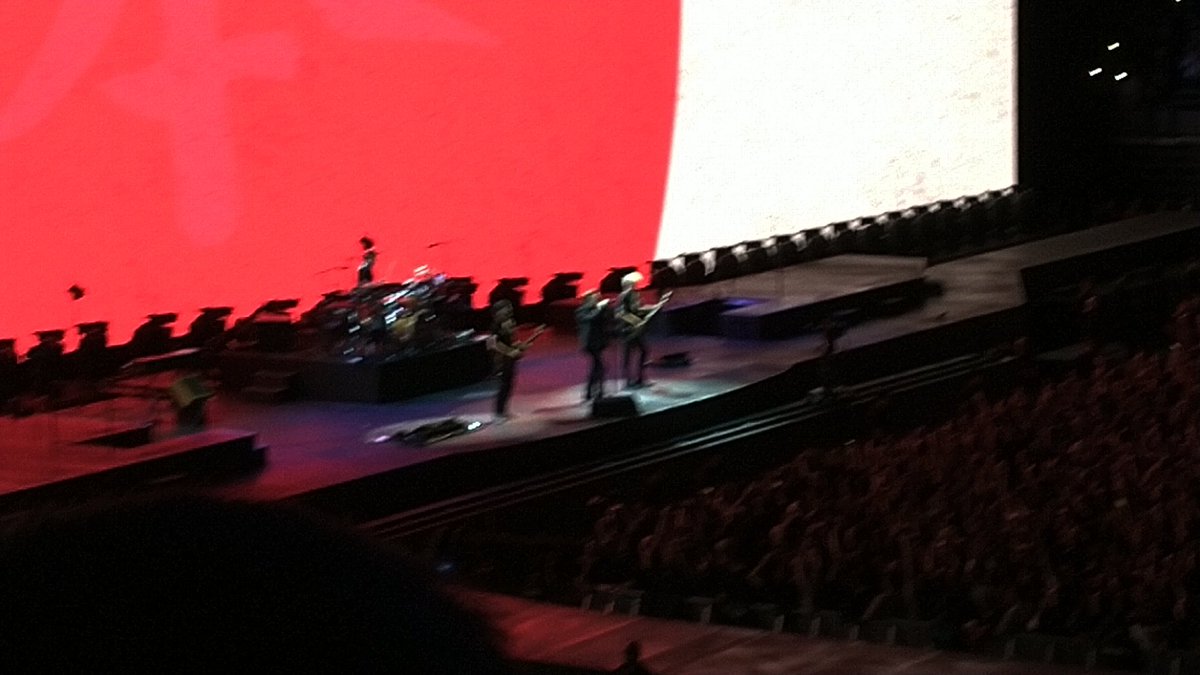 NuruwoChili's tweet image. 余韻覚めやらぬ朝
でも起きた時、昨夜のU2ライブは全て幻だったのではと...
いや、私の30年分の夢が詰まった、彼等４人のミラクルという贈り物でした✨
有り難う、という言葉しか出てこない
#U2
#U2TheJoshuaTree2019