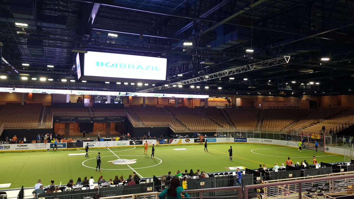 BrenClarke1's tweet photo. Professional indoor football is the way forward.. great craic.. @MCOSeaWolves #AnyGames ⚽️ https://t.co/FL0Aguw4lv