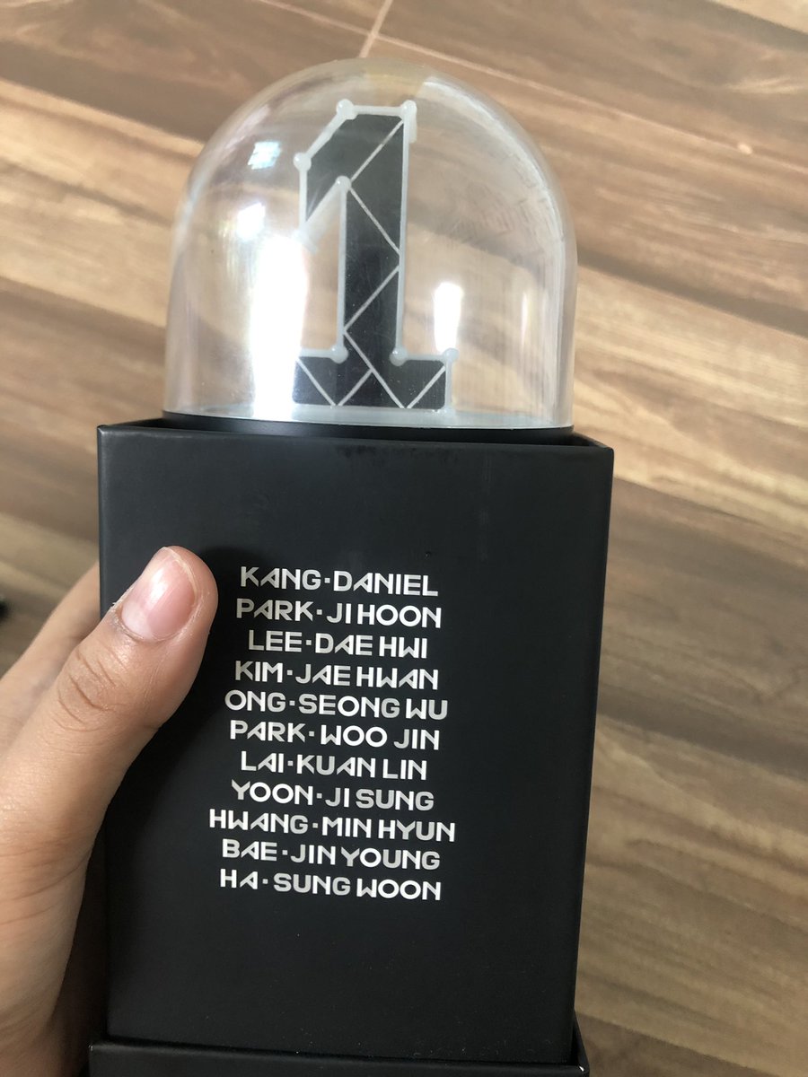 followong_'s tweet photo. ขายแท่งไฟ Official Light Stick
 
— เคยใช้ครั้งเดียว สภาพ95%
— ขาย 800 รวมส่งems
✨แถมปลอกแท่งไฟให้ด้วยค่า ✨

• สนใจติดต่อสอบถามในdmได้เลยค่า
#ตลาดนัดWANNAONE https://t.co/YTH1UkSQuz