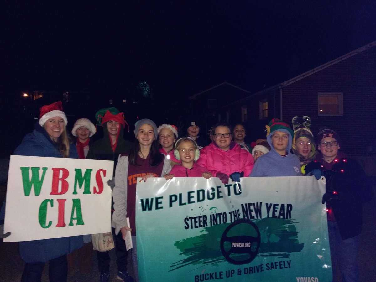 ErinODonnell314's tweet photo. WBMS Characters in Action representing at the Vinton Christmas Parade. It's the most wonderful time of the year. @WBMS5 https://t.co/gKe0gib5Sk