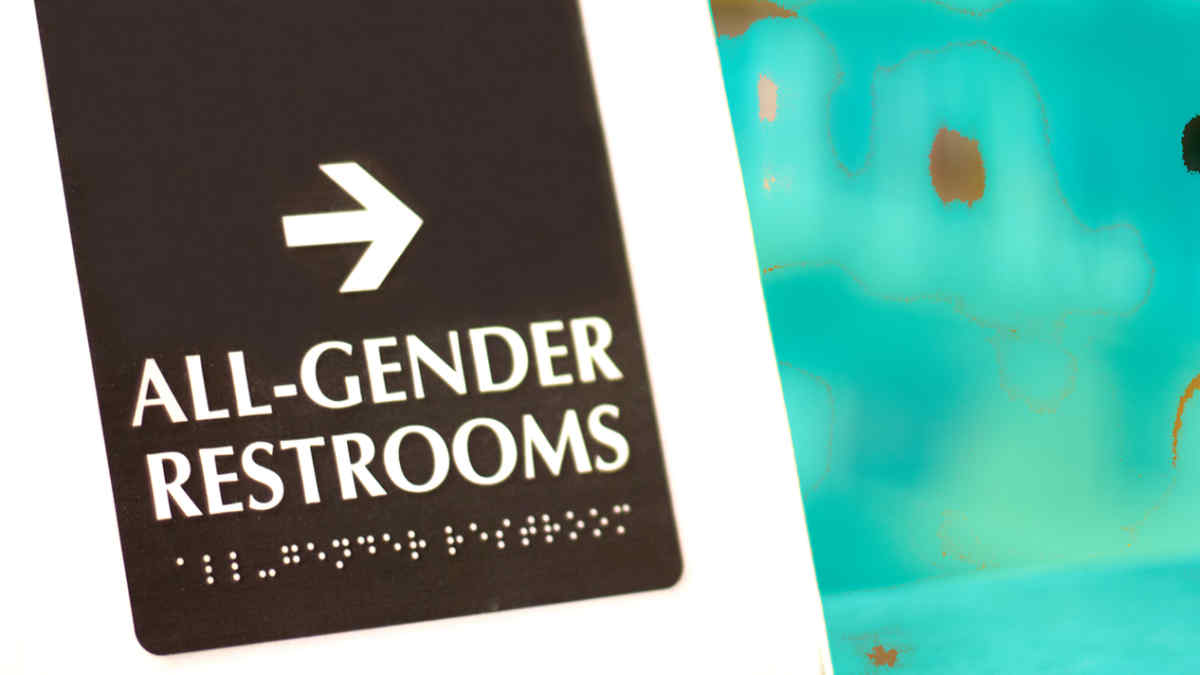 renewhr's tweet photo. #EmploymentLaw #GenderIdentity Gender Neutral Bathrooms in the Workplace https://t.co/Bh35feaAXS https://t.co/HbenlWr90B