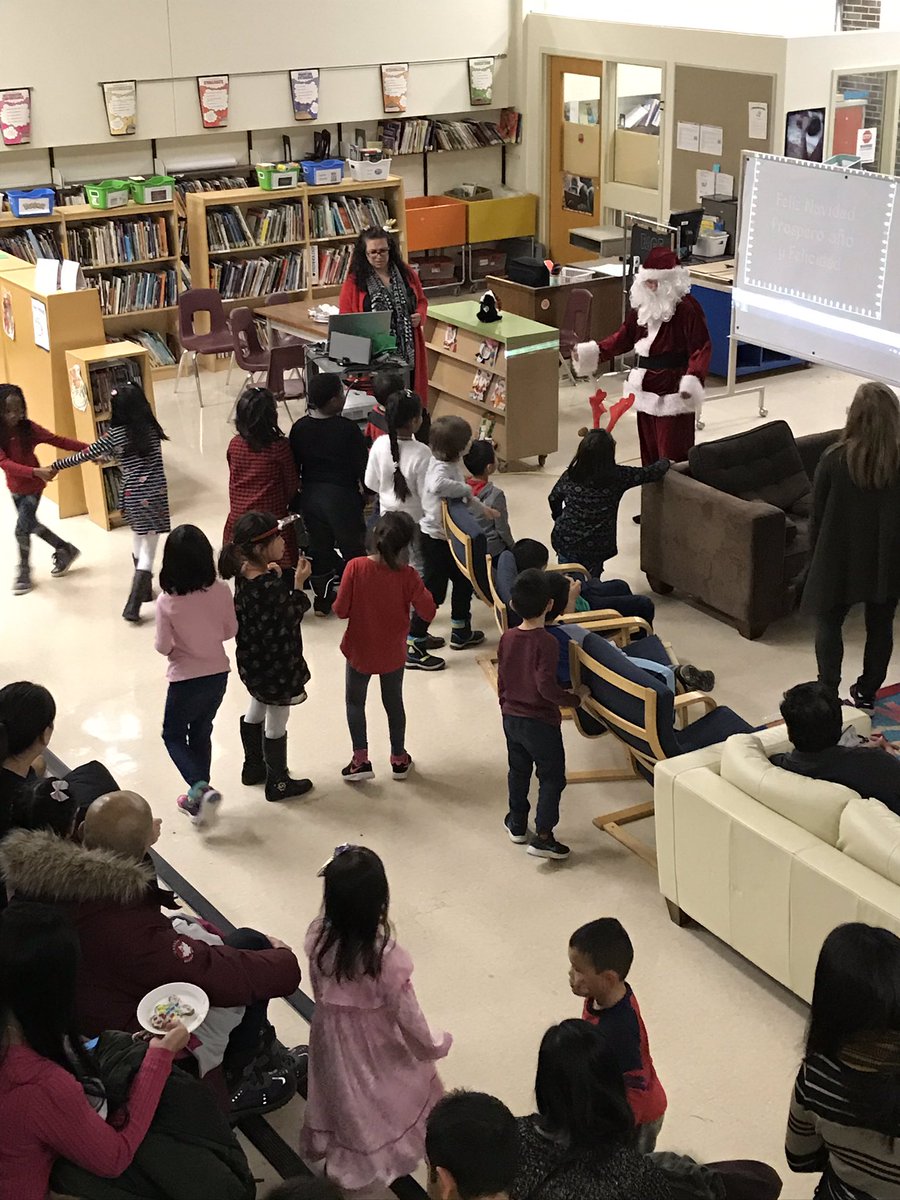 PinewayPS's tweet image. ... and to finish off the festivities, we gathered to sing and welcome an old friend!! Thanks Pineway!!