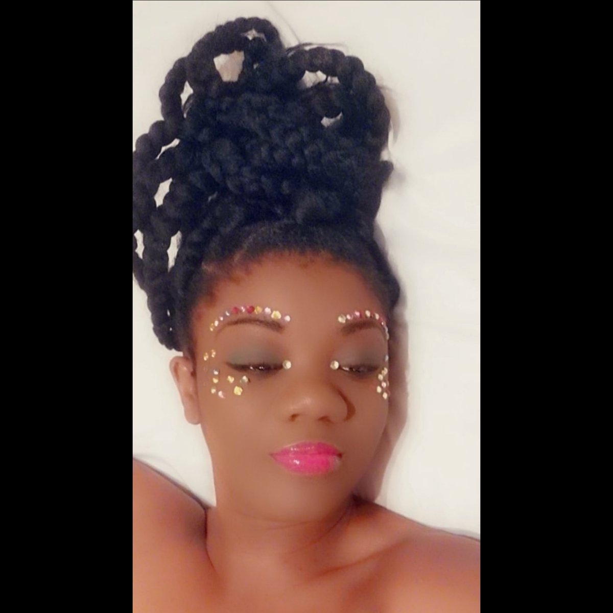 celenathis's tweet photo. Fearfully and wonderfully made
#workofart #selflove #blackgirlmagic #selfworth #melanin #goddess #newmusic #newartist #hankypanky #beauty #loveyourself https://t.co/H2ENSsqi78