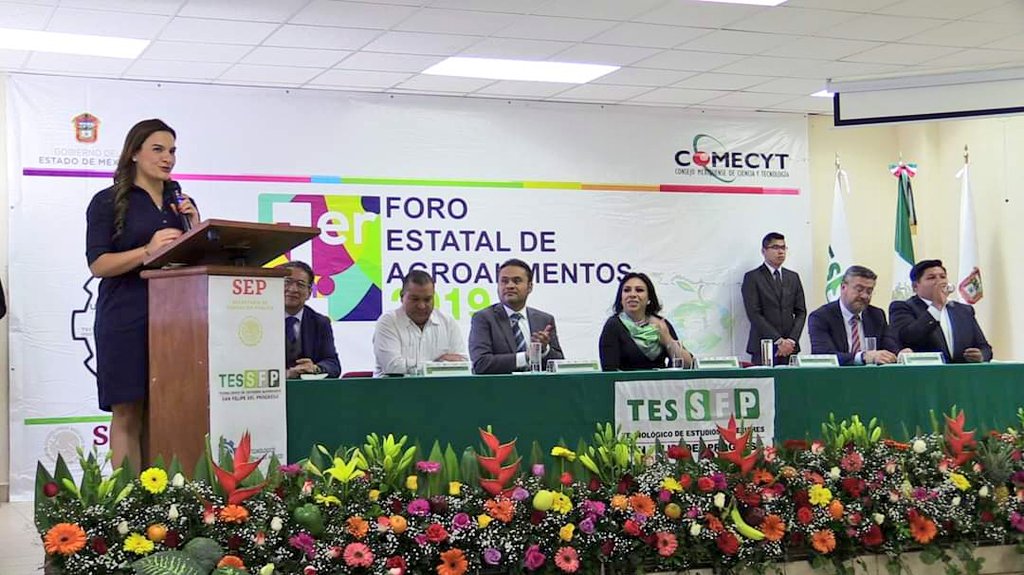 aleperalta's tweet photo. En representación de la Sria @RocioDiazMon inauguré el 1er Foro Estatal de Agroalimentos en el #TESSFP, segura de que será un espacio de aprendizaje e intercambio de experiencias de mucho valor para los asistentes. ¡Felicidades! 👏 https://t.co/7FMcg8P0j3