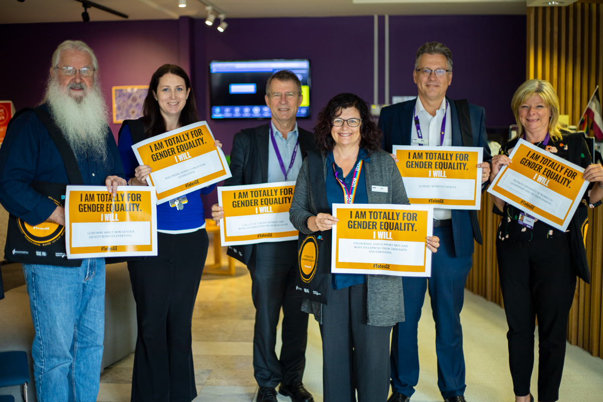 eachsch's tweet photo. Amazing pledges from EACH staff who are totally for #GenderEquality! @PRuzyla @AnnMElkins 

Join the #TotesGE campaign: https://t.co/2Ps8xrV0bn.

#16DaysOfActivism https://t.co/hepj7U4ViS