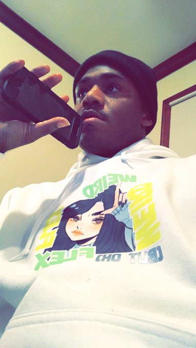 Close a few deals before a start my night #weirdFlex https://t.co/VW2l7JOa5b<a href="/tag/weirdflex"class="tags">#weirdFlex</a>