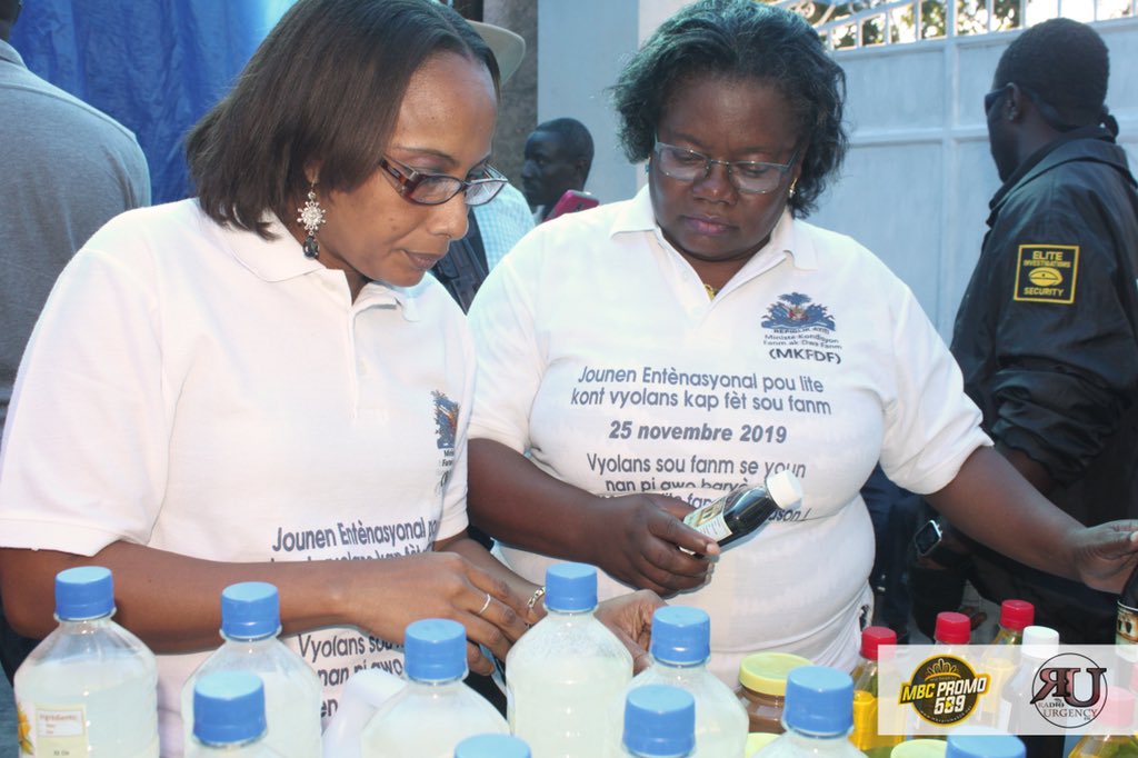 Mbcpromo509's tweet photo. EVELYNE SAINVIL, MINIS FANM LAN TE VIZITE MOFHADER (Mouvement des Femmes Haitiennes pour le Développement Rural) 

#mbcpromo509 #luttecontreviolence #autodefentsafeminista 

@missbroadcast1 @Mbcpromo509 @ONUFemmes @ONUFemmesMghrb @ONUFemmesHaiti 
@EvelyneSainvil @nouvelliste https://t.co/zMBtAHK9wW