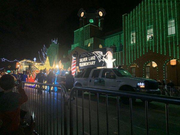 beck0314's tweet photo. Wow! So bright! #GVParadeVote Silver Lake https://t.co/CfGMh615kE