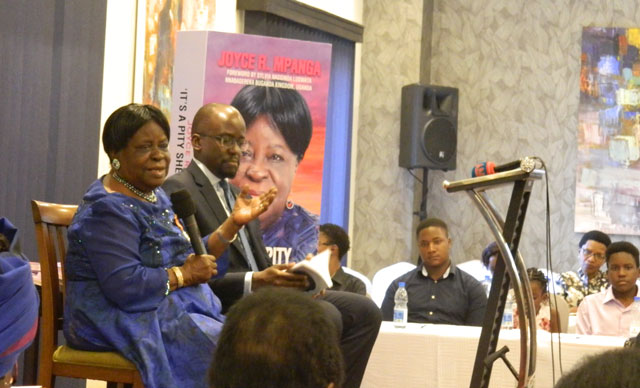 Jadwong's tweet photo. @AristocBooklex1 @MestilHotel @Kiizakimbugwe @JoyceRMpanga PICTORIAL: Nnabagereka launches Joyce Mpanga's book 'It’s A Pity She’s Not a Boy’ #ItsAPitySheIsNotABoy #Uganda #History 🇺🇬 #Culture #Society  #ShesNotABoy @Kiizakimbugwe #books 📚  https://t.co/6rE00dsYCL via @godfreyssali21 https://t.co/P7tHZrAV6g