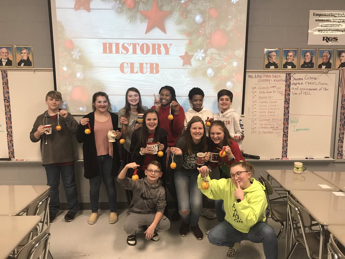 realDBrannon's tweet photo. 🇺🇸History Club🇺🇸 - Today students created Ole Fashion Air Fresheners using oranges, cinnamon and cloves! Mrs. Upchurch made the best festive drink. We had so much fun seeing how excited the kids were for today’s activities! #MakingSchoolFun #RFHistoryClub https://t.co/aAC8GXGJ0V