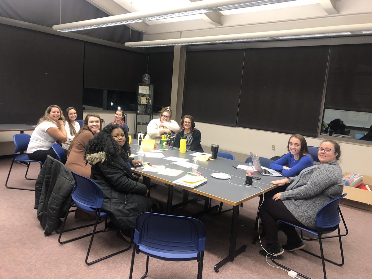 Beth Kobett tweet media