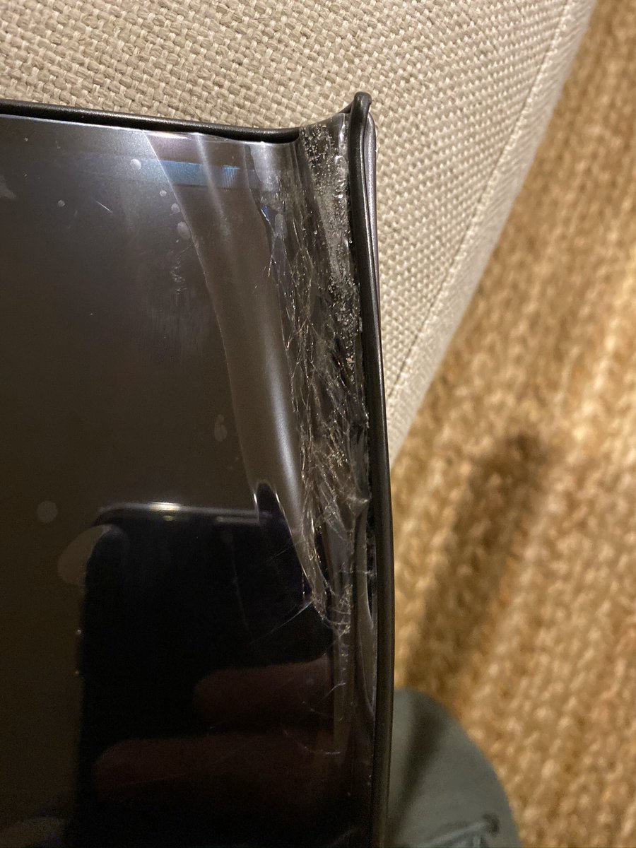 ben71287's tweet photo. Black Friday buy gone wrong! Been waiting to buy this @LGUS TV only to get a completely damaged and defective product. I hope @amazon @amazonhelp and @UPS can quickly and efficiently solve this problem #blackfridayfail #disappointed #footprintsonbox https://t.co/Nx80GoyYgx