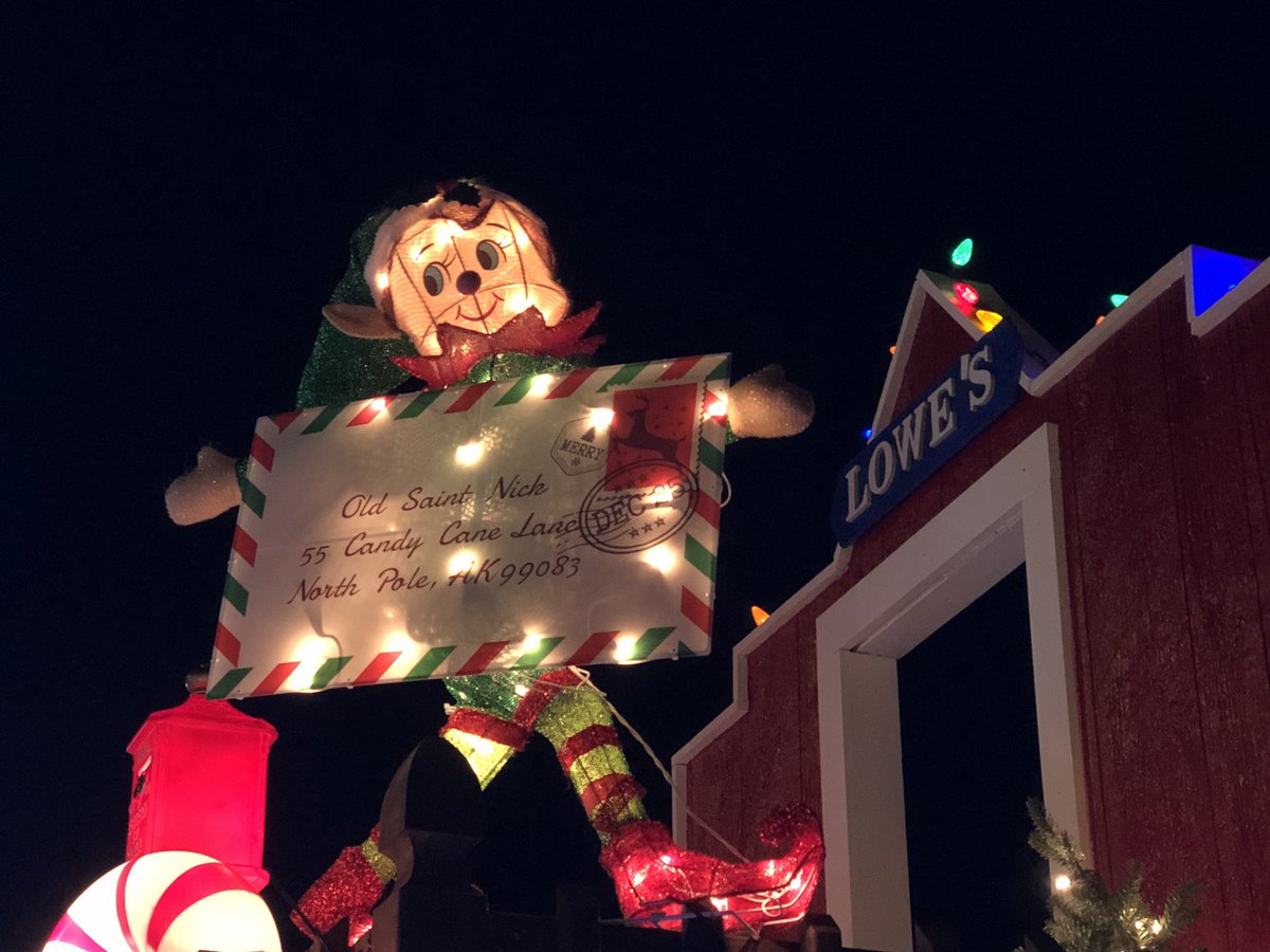 2591Lowes's tweet photo. Thank you to the team @2591Lowes for your participation in the annual Bristol VA/TN Christmas Parade. Great job supporting your community and dedication to your store! https://t.co/48WUkMyk6g