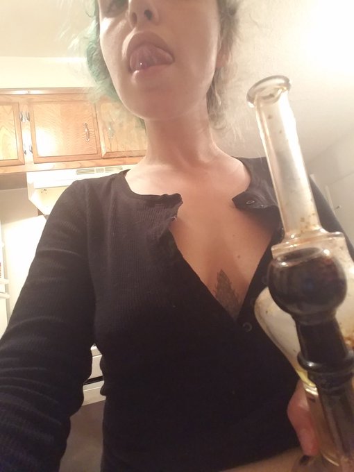 Dinner is ready MF #letsripthisbong https://t.co/wagACW7UIX<a href="/tag/letsripthisbong"class="tags">#letsripthisbong</a>