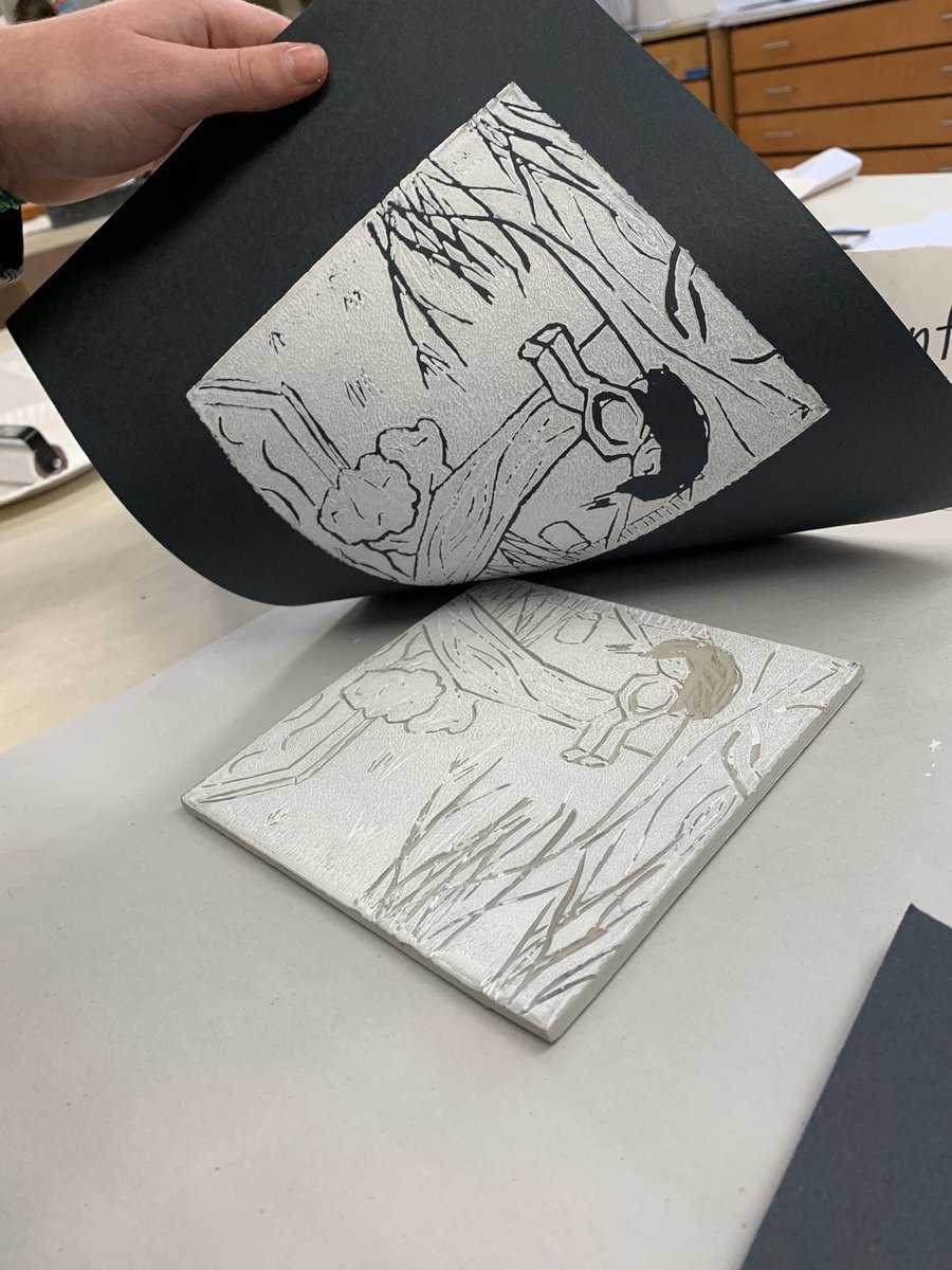 laes_art_J's tweet photo. Sixth graders printed carved linoleum prints about places special to them. @lakeannees #dolphinpride #LaesDecember #ArtTeacher #ArtEducation #elementaryart #artclass #kidsart #Artteachersofinstagram #kidscreate https://t.co/2UuHmKyLrl