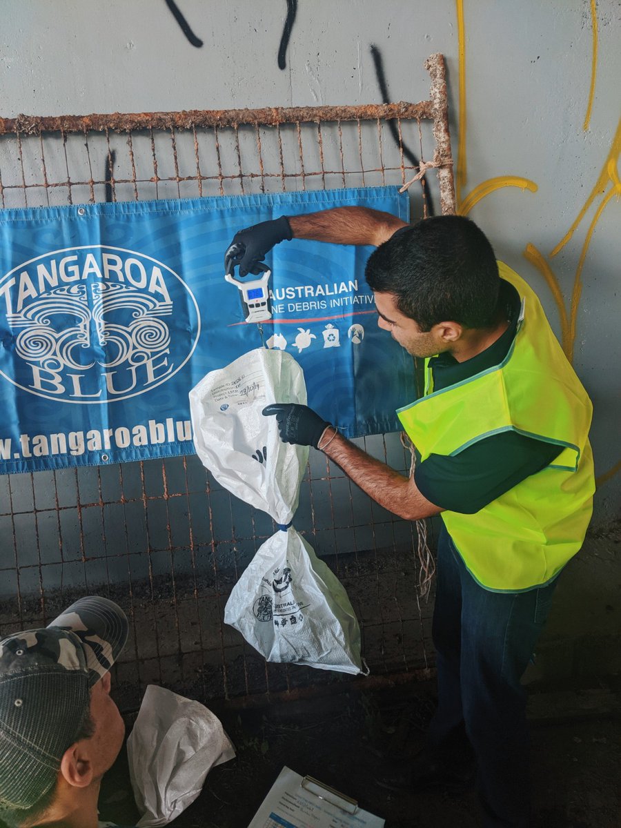 SustainVic's tweet photo. We've partnered with @TangaroaBlue to install 120 stormwater litter traps across Melbourne. Now we're inviting volunteers to help us #StrainTheDrains in Maribrynong, Noble Park &amp; St Kilda from 11-13 December as we sort &amp; count to map urban litter hotspots: https://t.co/bDwPRjP8yS https://t.co/mppGq7N8hL