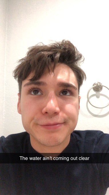 Watch Leo Grand's leaked NSFW photo on TwXstars